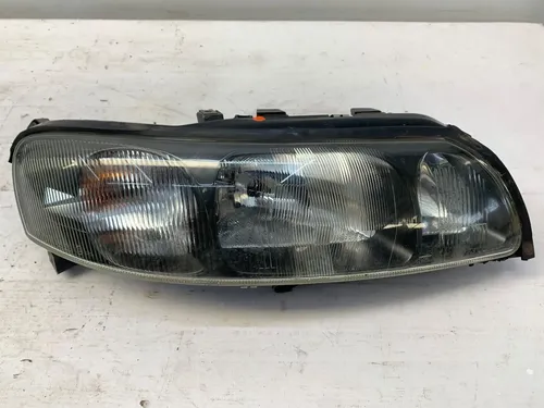 Farol Direito Volvo V70 2000 2006 Detalhe Direito/passageiro