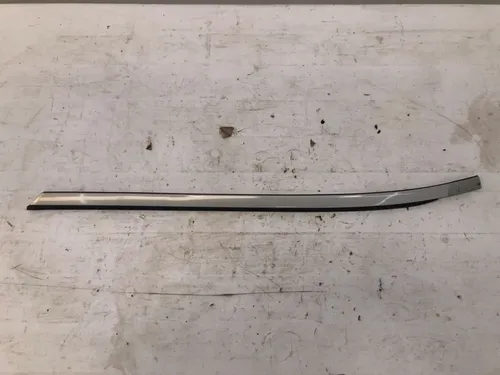 Friso Externo Direito Para Brisa Volvo V70 2000 2006 Detalhe