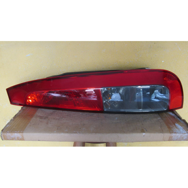Lanterna Ford Fiesta Hatch 2008 A 2013 18022719 Direito/passageiro