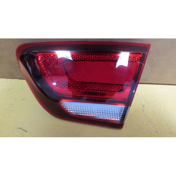 Lanterna Tampa Traseira Chevrolet Cobalt L1952 Direito