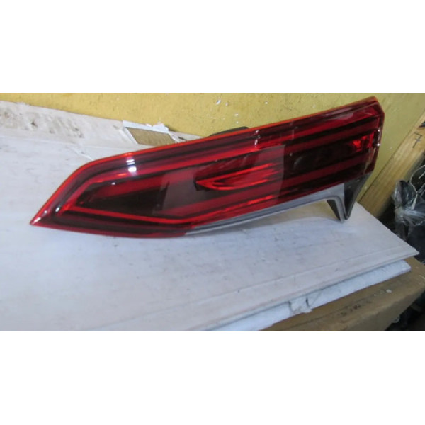 Lanterna Tampa Traseira Toyota Sw4 2017 2018 Cp19031367 Direito/passageiro Vermelho