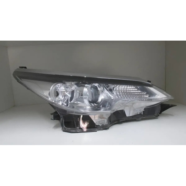 Farol Toyota Hilux Sw4 2016... 20100671 Direito