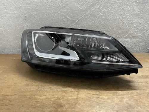 Farol Volkswagen Jetta 2011 A 2014 Led E Xênon 26080111 Direito