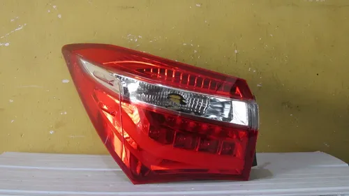 Lanterna Toyota Corolla 2015 2016 Led L19020459 Esquerdo Vermelho