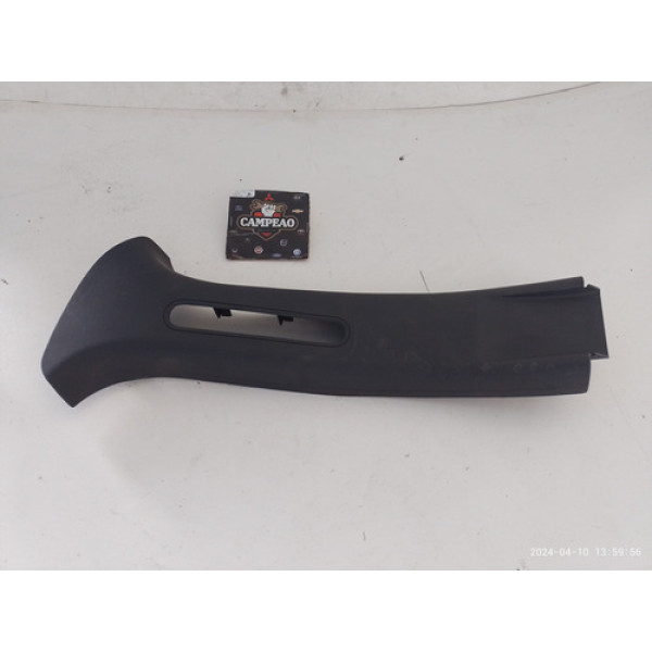Acabamento Coluna Central Esquerda Renault Duster 2015