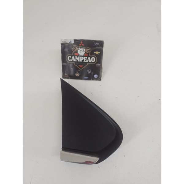 Acabamento Direito Retrovisor Chevrolet Tracker 2014