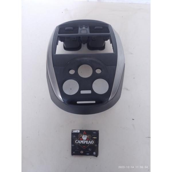 Moldura Painel Central Pisca Alerta Nissan Versa 2017