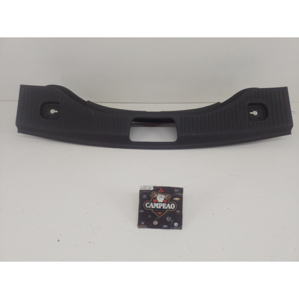 Moldura Porta Malas Chevrolet Tracker 2014