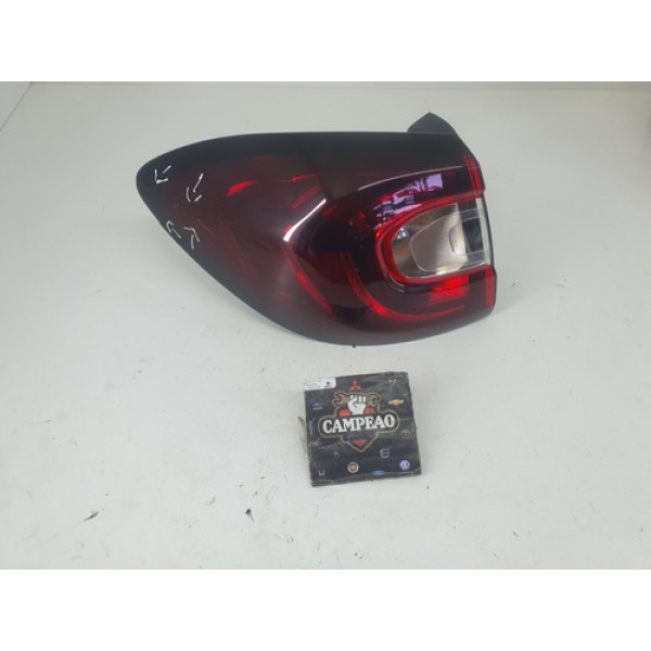 Lanterna Esquerda Renault Captur 2019 C Detalhe Trincada