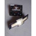 Emblema Parachoque Dianteiro Chevrolet Onix Prisma 2012 2013