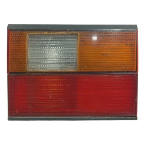 Lanterna Tampa Traseira Santana Lado Esquerdo 91/98 Arteb  Direito/passageiro Vermelho