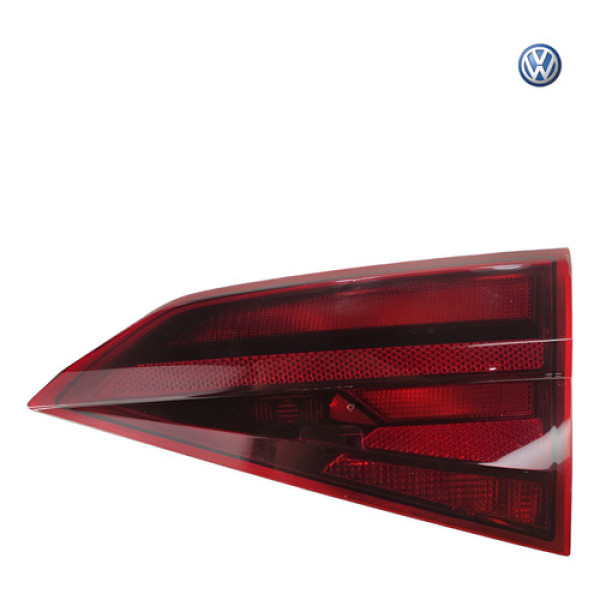 Lanterna Traseira Direita Volkswagen Virtus 2017 Detalhe Direito Vermelho