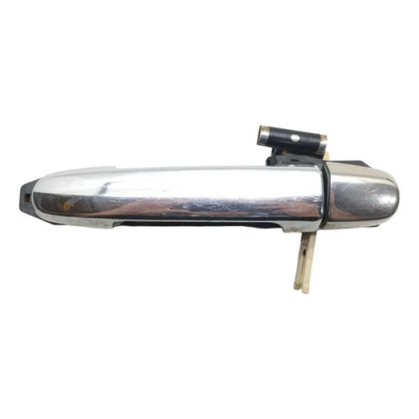 Maçaneta Externa Traseira Esquerda Toyota Hilux 2010 Traseira