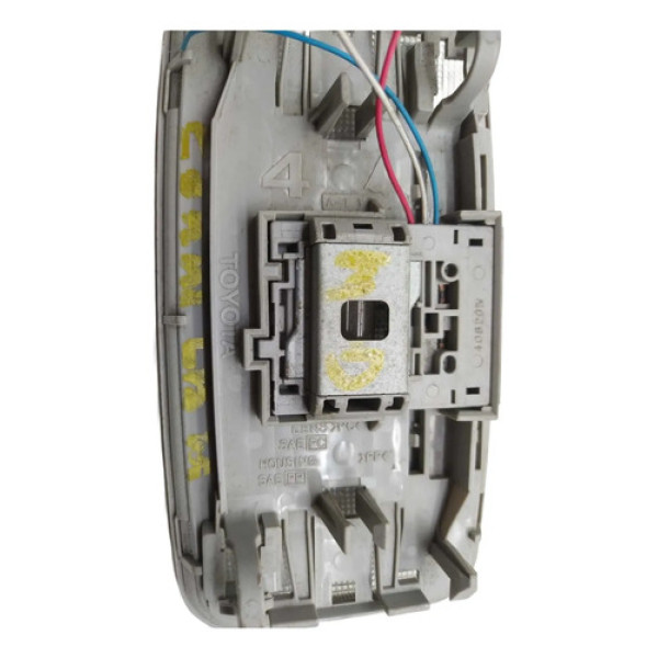 Luz Cortesia Toyota Corolla 2015