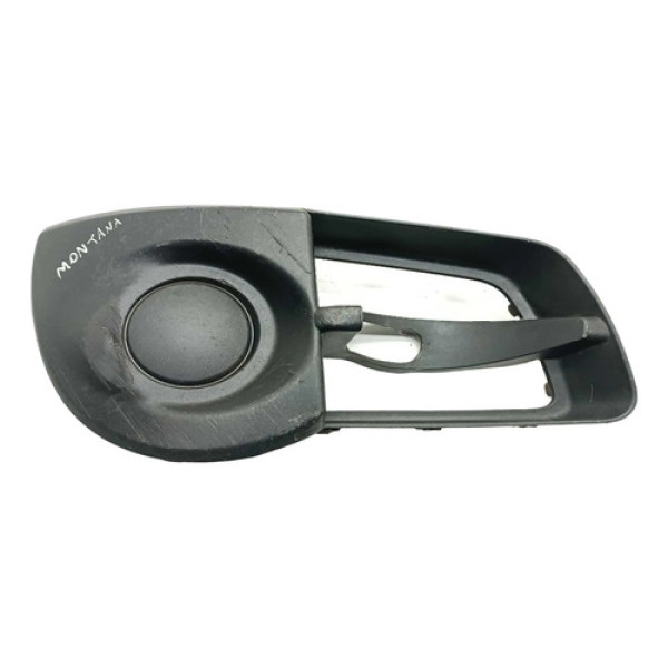 Grade Farol Milha Lado Direito Chevrolet Montana 2011 Preto Direito