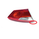 Lanterna Tampa Traseira Esquerdo Ford Focus Sedan 2015 Esquerdo/motorista Vermelho
