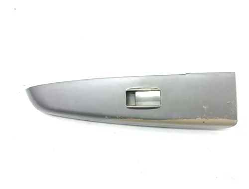 Moldura Botão Vidro Dianteiro Direito Toyota Hilux 2012