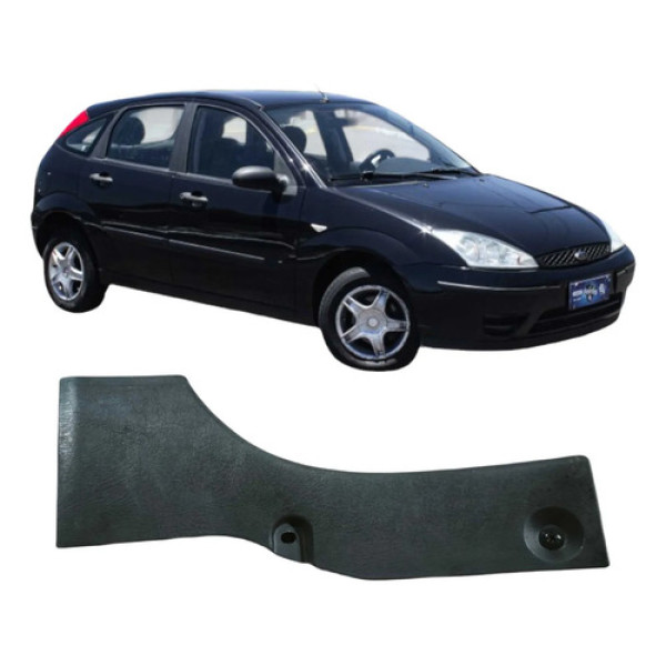 Moldura Direita Porta Mala Ford Focus 2009 1.6 5373892