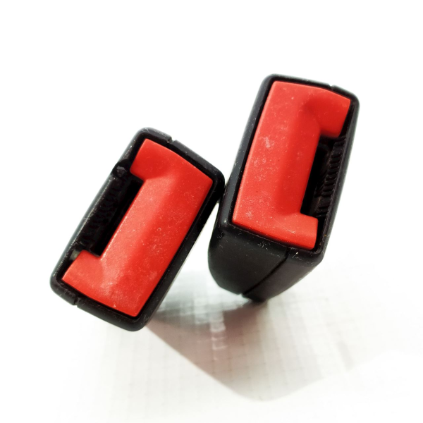 ENGATE FÊMEA DUPLO CINTO TRASEIRO CENTRAL VW GOLF GTI 2005    31862