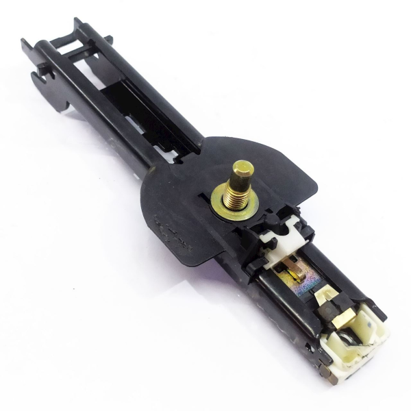 TRILHO REGULAGEM CINTO DIANTEIRO ESQUERDO AUDI A3 1.8  2001 70210