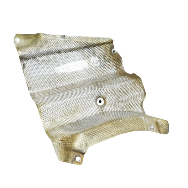 DEFLETOR TRASEIRO ESQUERDO CAIXA RODA ESTEPE  MERCEDES-BENZ C 200K 1.8 2009 195206