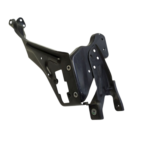 SUPORTE FAROL DIREITO  MERCEDES-BENZ C 200K 1.8 2009 195000
