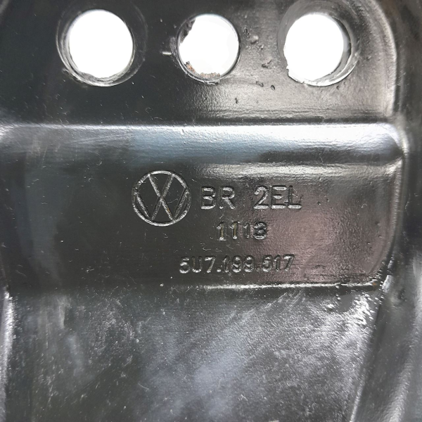 SUPORTE ESQUERDO REFORÇO QUADRO SUSPENSÃO DIANTEIRA  VW SAVEIRO 1.6 2013 195840