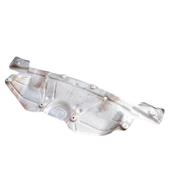 DEFLETOR ESQUERDO ESCAPAMENTO  PORSCHE CAYENNE S 4.8 T 2011 190247