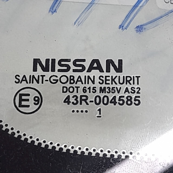 VIDRO ÓCULOS DIANTEIRO DIREITO NISSAN TIIDA 2011    213041