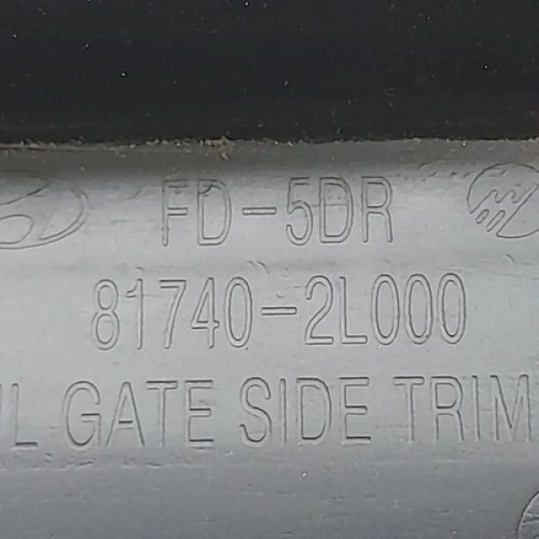 Moldura Interna Direita Vidro Vigia  Hyundai I30 2.0  2011 2
