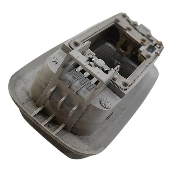 Luz Cortesia Traseira  Fiat Siena 1.4 2015 214047