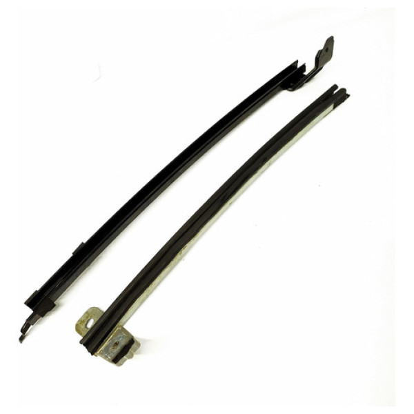 Guia Canaleta Vidro Dianteiro Direito Nissan Livina 1.8s 201 Preto