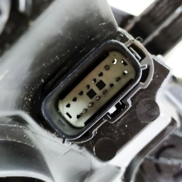 Farol Direito Ford Fiesta 1.6 At 2016 V1702 - P15 Direito/passageiro