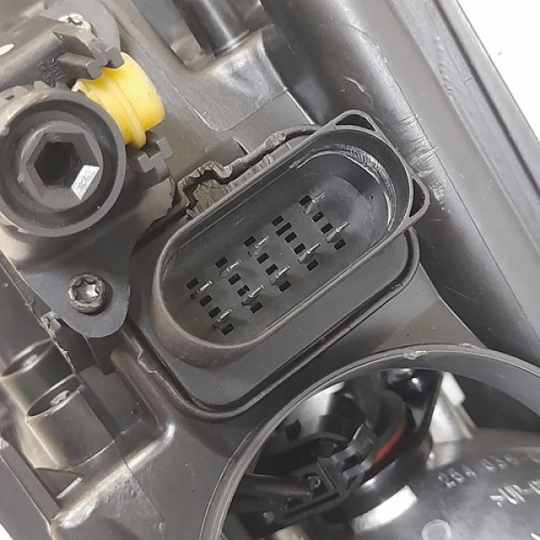Farol Esquerdo Vw Touareg V8 2009 V1793 - P16 Direito/passageiro
