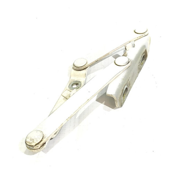 Dobradiça Esquerda Capô Vw Santana 2003    135786