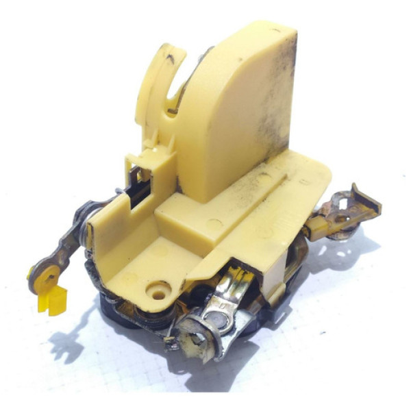 Fechadura Porta Dianteira Direita Gm Corsa 1.0  1997 106571