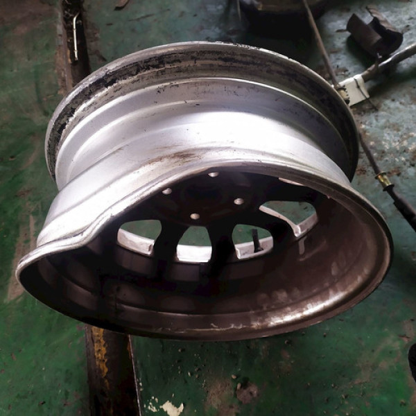 Roda Dianteira Direita Jac J3 Turin 2012 V1532 - P39 Prateado