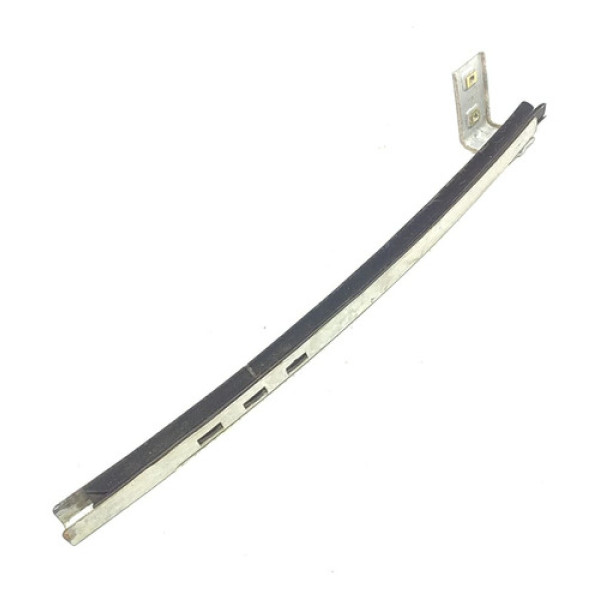 Guia Canaleta Vidro Dianteiro Direito Gm Corsa 1.0  1997 106