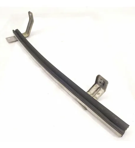 Guia Canaleta Vidro Dianteira Esquerda Nissan Versa 1.6  201