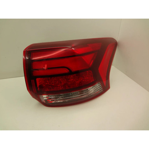 Lanterna Traseira Direita Mitsubishi Outlander 2.0 2016 Direito/passageiro Vermelho