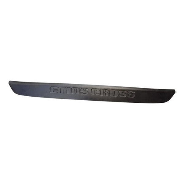 Friso Tampa Traseira Toyota Etios Cross 1.5 2014 Preto