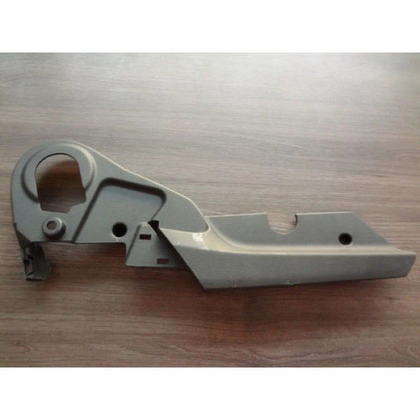 Acabamento Lateral Bando Diant. Direito Gm Onix Lt 1.4 2014