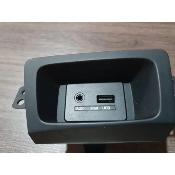 Entrada Usb E Auxiliar Hyundai Tucson 2010