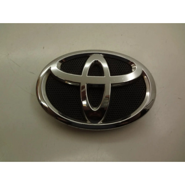 Emblema Cromado Grade Frontal Toyota Etios Cross 2014