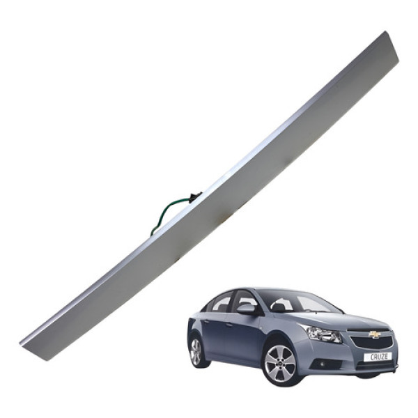 Moldura Friso Tampa Traseira Cruze Sedan 2013 2014 2015 2016 Prateado