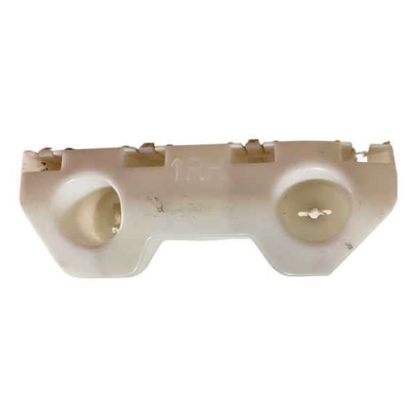 Guia Para-choque Dianteiro Nissan Versa 2012 / 2014 Direito