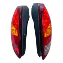 Par De Lanternas Traseiras Chevrolet Celta 2001 2005 Detalhe Ambos Lados Vermelho