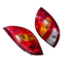 Par De Lanternas Traseiras Chevrolet Celta 2001 2005 Detalhe Ambos Lados Vermelho