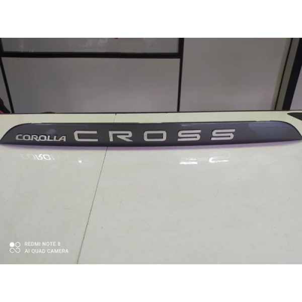 Aplique Tampa Porta Mala Traseira Corolla Cross 2021 A 2023