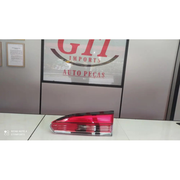 Lanterna Tampa Traseira Direita Corolla Cross 2020 A 23 Led Direito/passageiro Vermelho